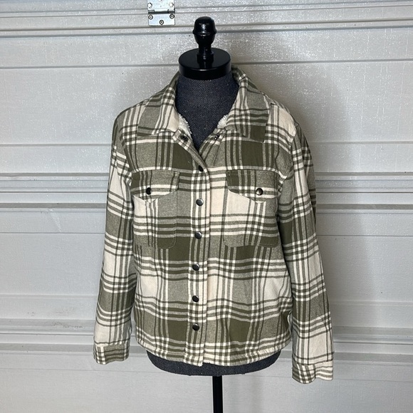 Lucky Brand Jackets & Blazers - Womens Lucky Brand Flannel Jacket Plaid Sherpa Lined Green Beige Pockets Medium
